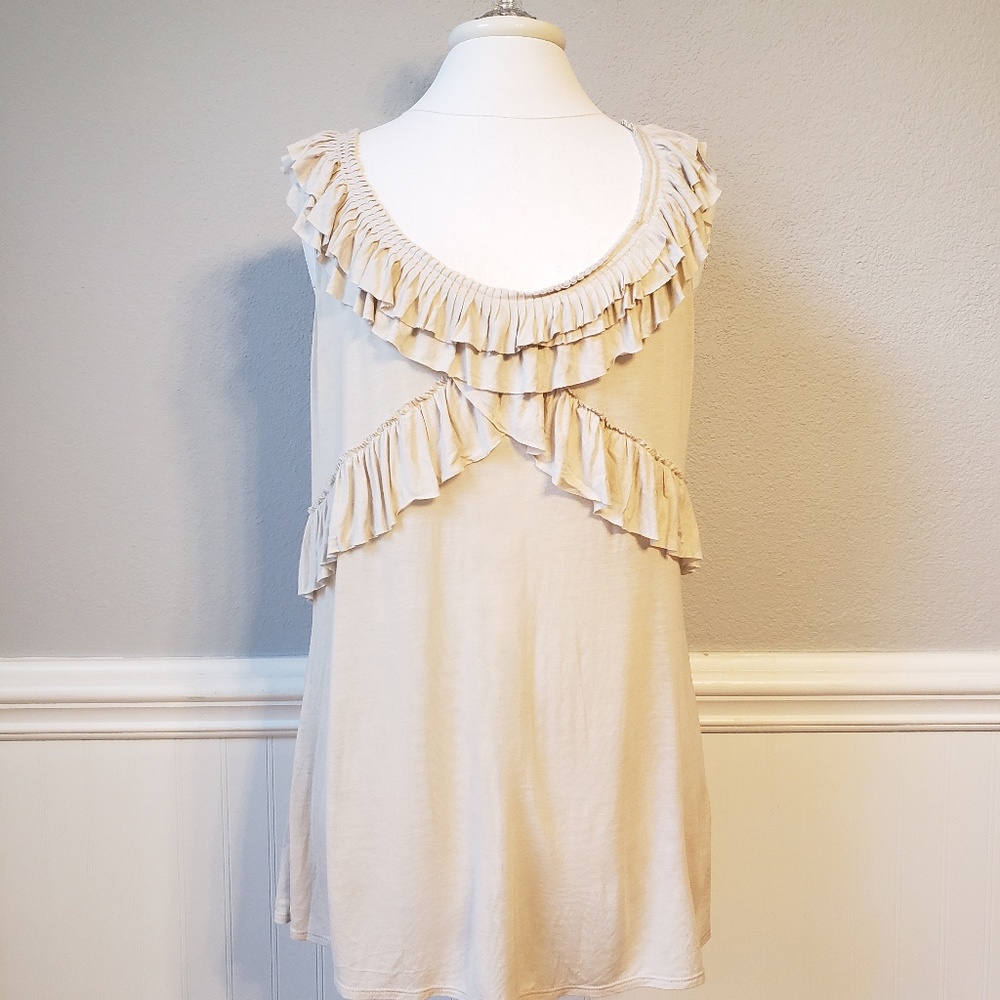 🆕️🎉 NWT Tan tank top with ruffles
